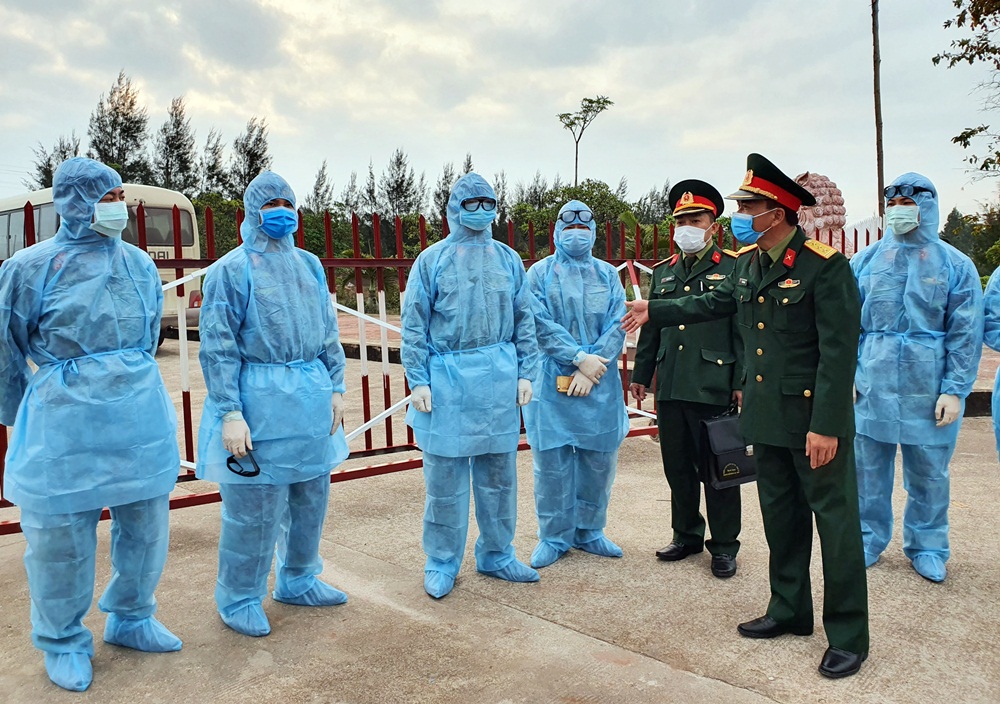 Bộ CHQS tỉnh chỉ đạo phân công lực lượng tham gia chăm sóc, cách ly các công dân tại Trường Quân sự tỉnh nhằm phòng chống dịch covid-19. 