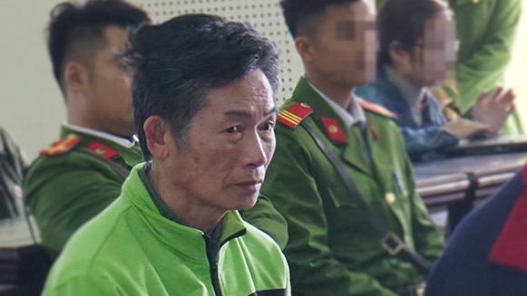 Gã thợ mộc Nguyễn Văn Luận tại phiên tòa.