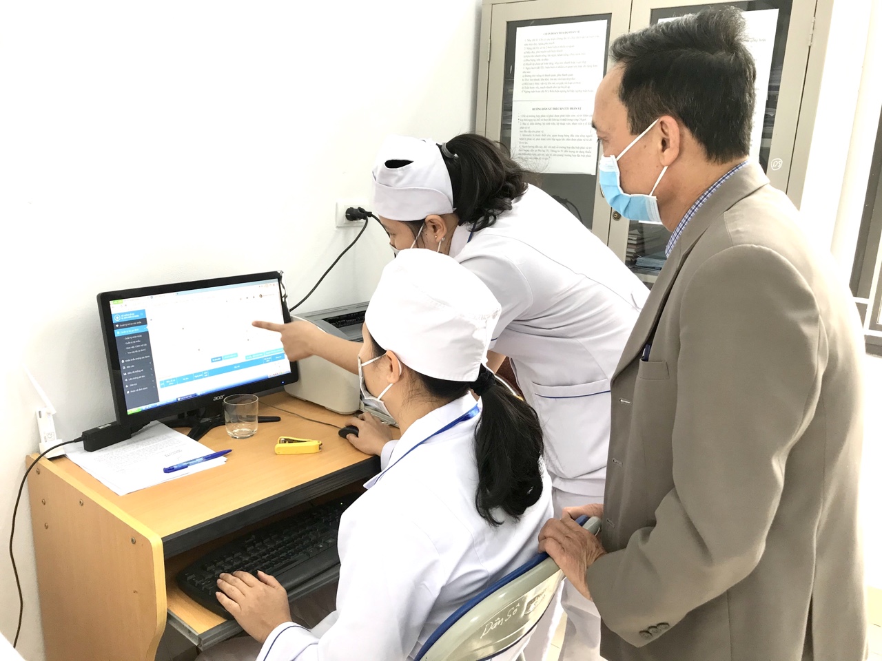 Các trạm y tế xã, phường thí điểm triển khai mô hình phòng khám BSGĐ quản lý sức khỏe của người dân trên địa bàn thông qua phần mềm quản lý sức khỏe toàn dân.