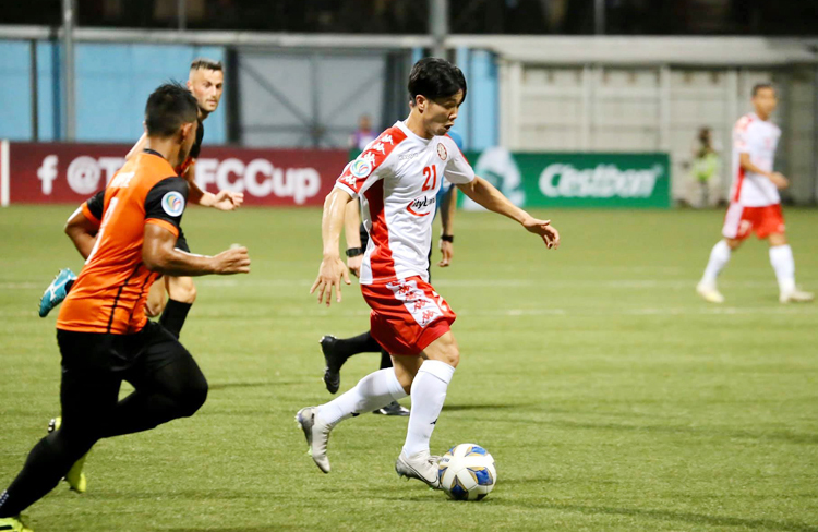 Công Phượng đang có phong độ cao với hai bàn thắng trong hai trận tại AFC Cup. Ảnh: TP HCM.