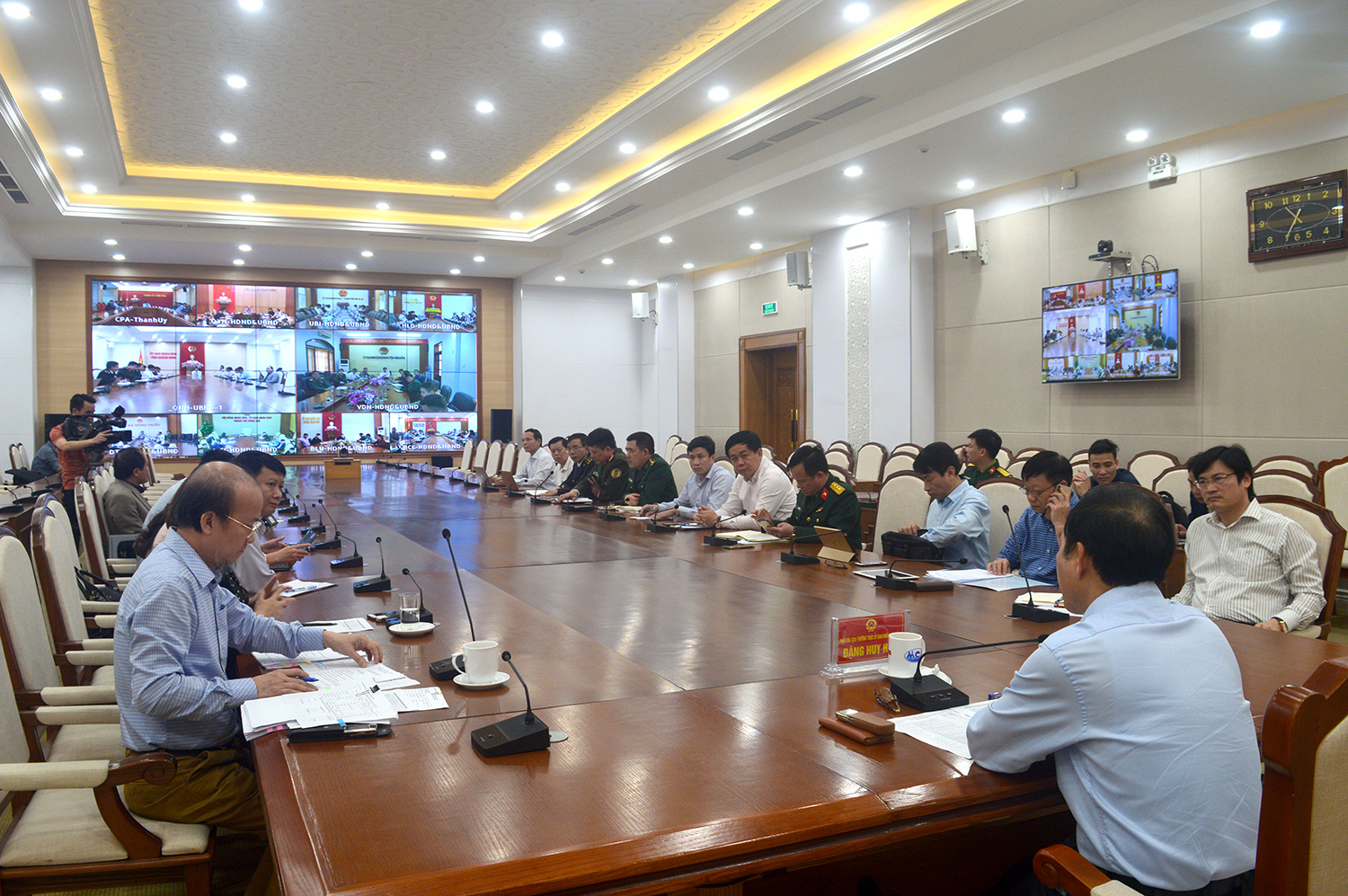 Các địa phương tham gia bàn họp trực tuyến. 