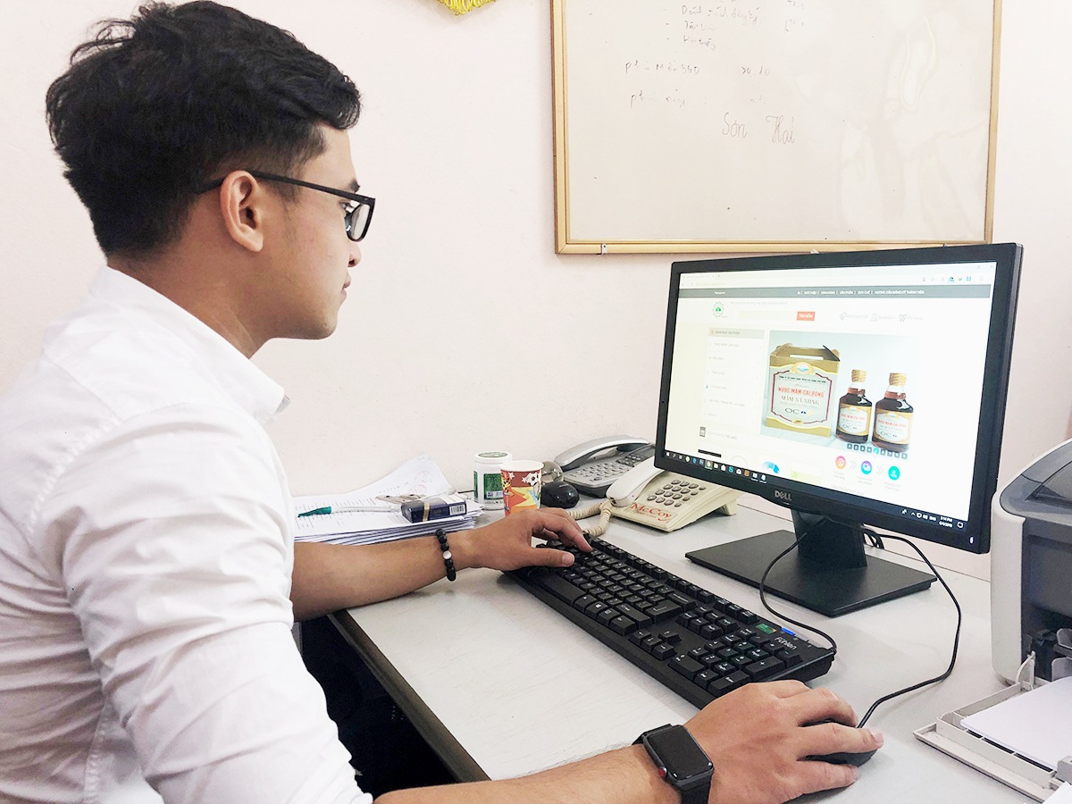 Các sản phẩm OCOP Quảng Ninh được cập nhật trên sàn giao dịch thương mại điện tử Quảng Ninh (http://teqni.gov.vn) giúp người dân và du khách dễ dàng chọn lựa các sản phẩm cần thiết.