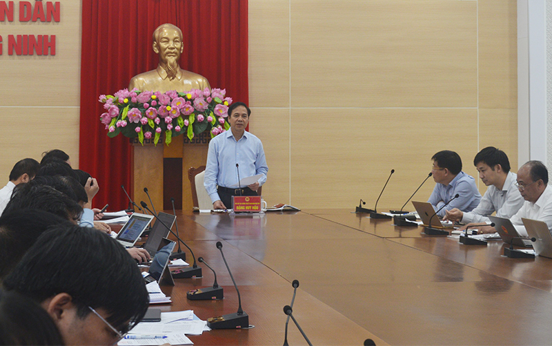 Đồng chí Đặng Huy Hậu, Phó Chủ tịch Thường trực UBND tỉnh phát biểu chỉ đạo tại hội nghị