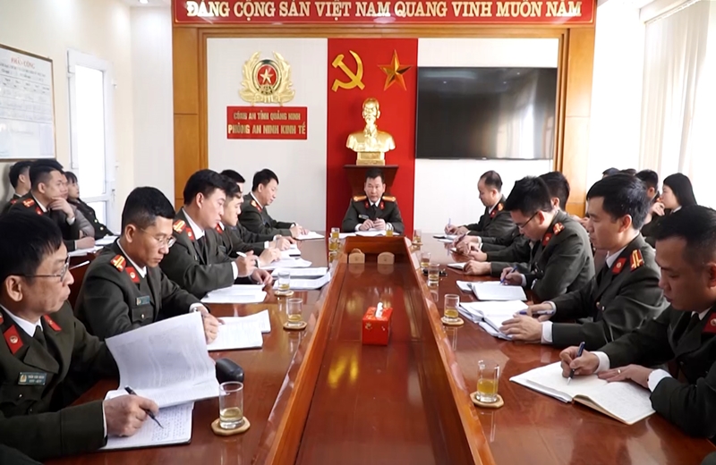 Một cuộc giao ban Phòng An ninh Kinh tế (Công an tỉnh) do Trưởng phòng Bùi Quang Bình chủ trì