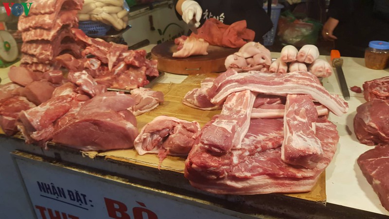 Do chưa minh bạch nên giá bán thịt lợn hiện nay bị đẩy lên quá cao.