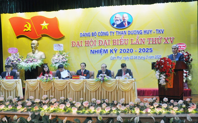 Lãnh đạo Đảng uỷ Than Quảng Ninh phát biểu chỉ đạo tại Đại hội Đảng bộ Công ty Than Dương Huy -TKV