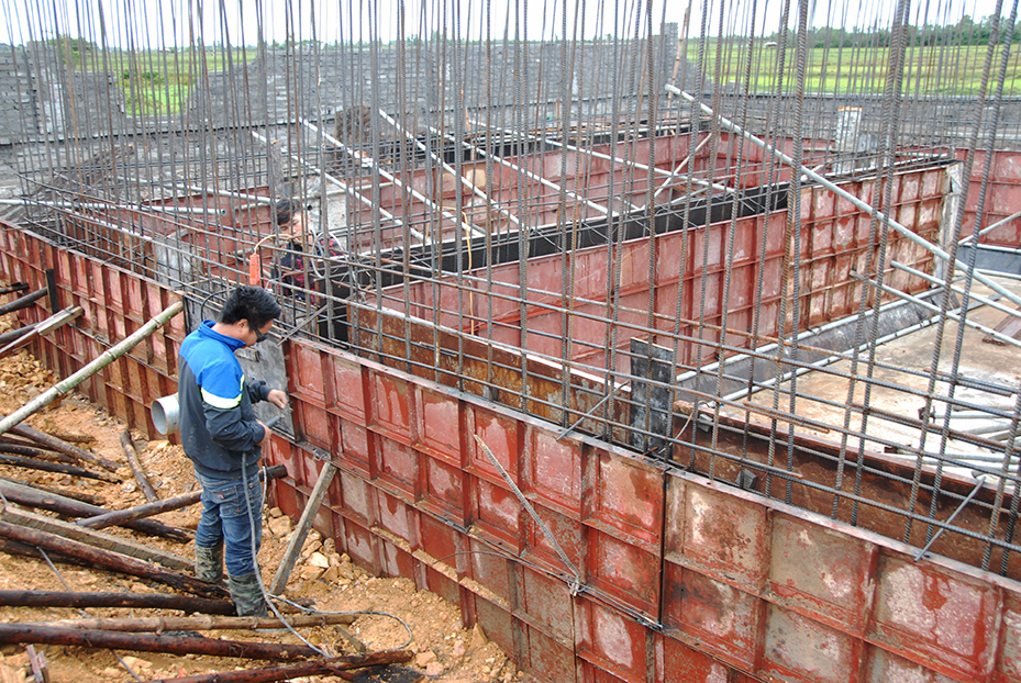 Công trình bể chứa, trạm bơm tăng áp phục vụ cấp nước tập trung cho người dân xã Vạn Ninh đang được đẩy nhanh tiến độ thi công; dự kiến hoàn thành đồng bộ trong tháng 4/2020.