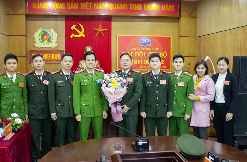 Công an huyện Đầm Hà hoàn thành tổ chức Đại hội chi bộ trực thuộc