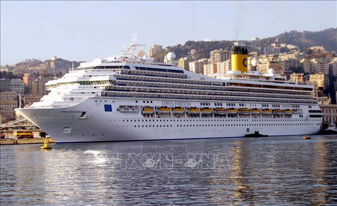 Du thuyền Costa Fortuna tại cảng Genoa, Italy. Ảnh: AFP/TTXVN