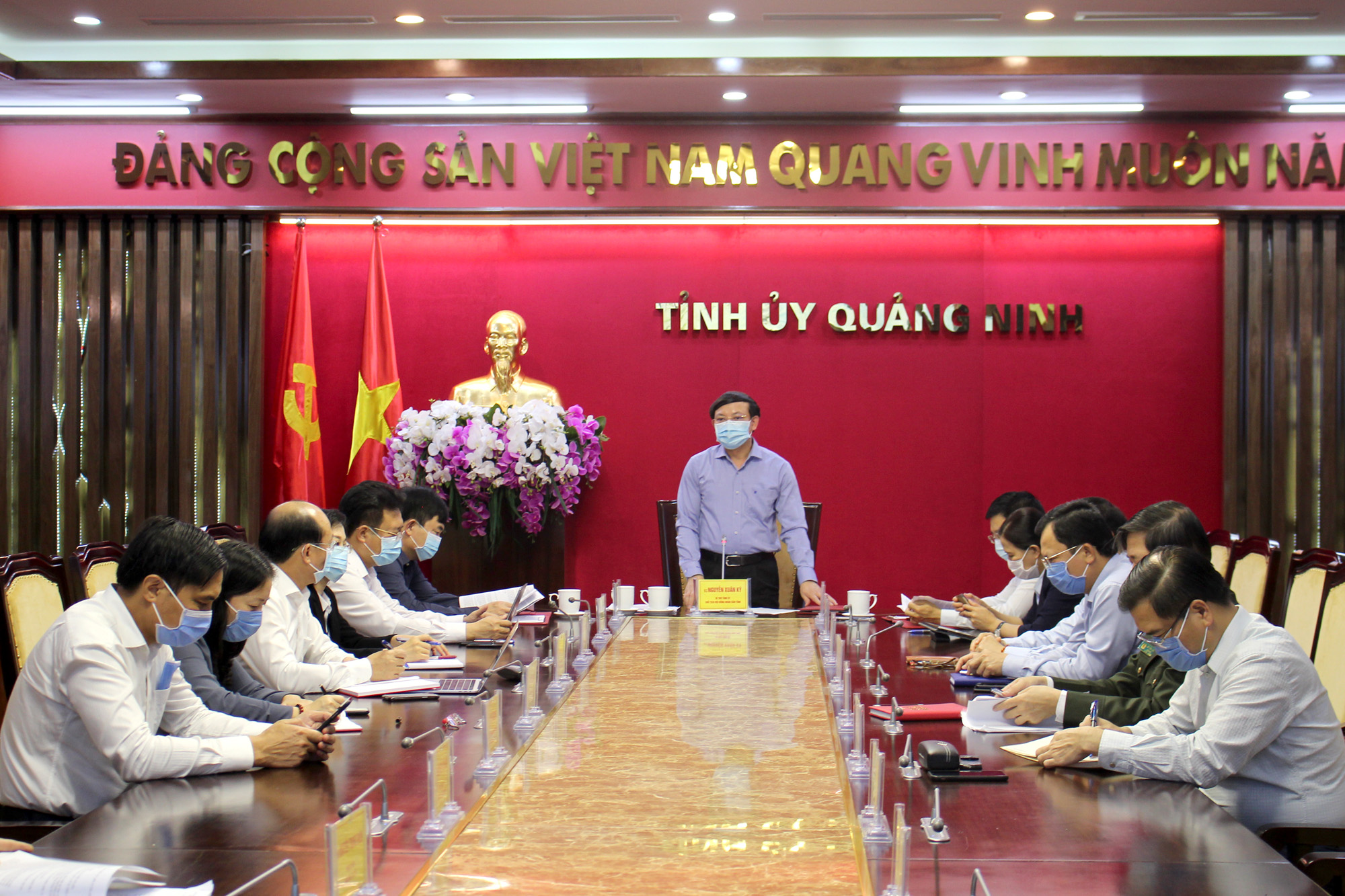 Đồng chí Nguyễn Xuân Ký, Bí thư Tỉnh ủy, Chủ tịch HĐND tỉnh, Trưởng Ban Chỉ đạo, kết luận cuộc họp.
