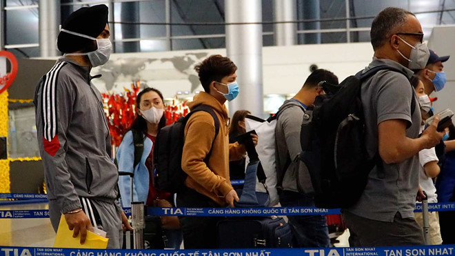 Bộ Y tế đã thống kê 6 chuyến bay quốc tế vào Việt Nam gần đây có người nhiễm Covid-19 /// Ảnh Đậu Tiến Đạt