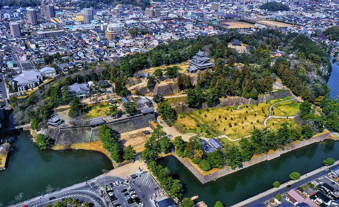 Matsue (Shimane, Nhật Bản) là lâu đài còn sót lại duy nhất ở khu vực Sanin trên bờ biển phía Tây Nhật Bản. Đây còn được gọi là 