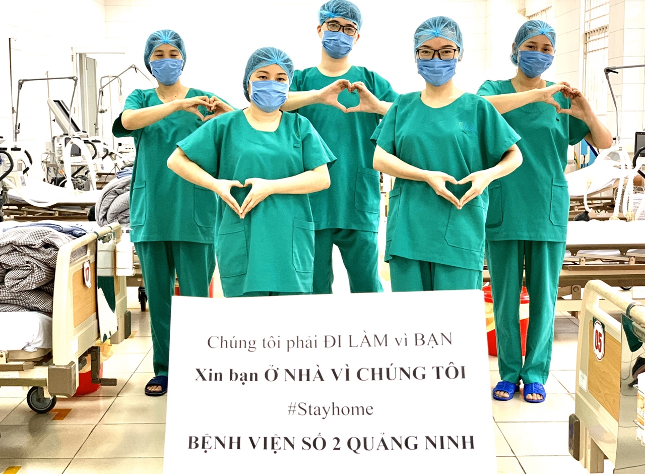 Cùng với nhiều bệnh viện trên thế giới, Việt Nam và các y bác sĩ Bệnh viện dã chiến số 2 đã truyền đi những thông điệp yêu thương, kêu gọi sự chung tay, đồng lòng của người dân, cùng với những người đang trên tuyến đầu chống dịch Covid-19 chiến đấu, chiến thắng dịch bệnh.