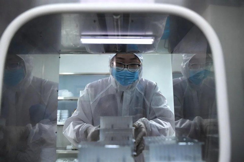 Các công ty Trung Quốc đang bán bộ xét nghiệm SARS-CoV-2 trên khắp thế giới và hợp tác với các công ty ở các nước khác. Ảnh: Tân Hoa Xã