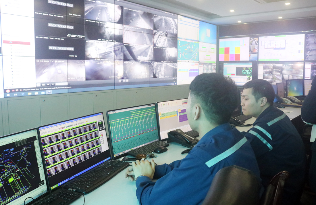 Giám sát qua hệ thống camera tại Trung tâm 