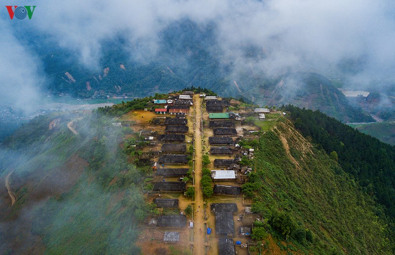 Bản Cu Vai, xã Xà Hồ, huyện Trạm Tấu, tỉnh Yên Bái gồm 100% hộ đồng bào người Mông sinh sống.