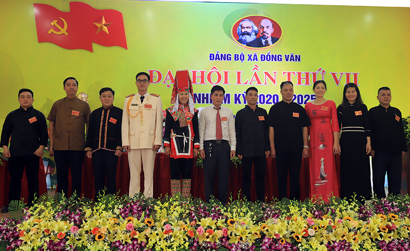 Ra mắt BCH khóa mới gồm 11 đồng chí