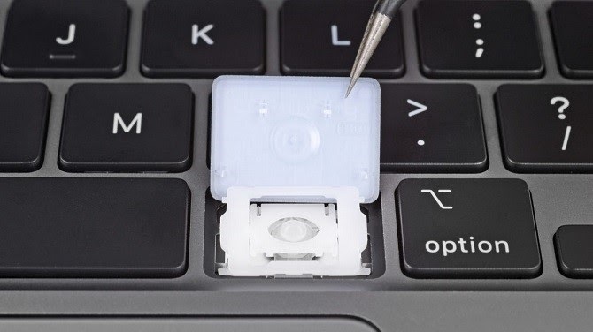 Bàn phím cắt kéo trở lại trên MacBook Air 2020 đem lại cảm giác gõ phím tốt hơn. Ảnh: iFixit.