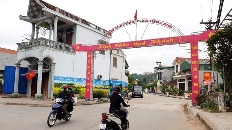 Đường làng, ngõ xóm trên địa bàn xã Tiên Lãng (huyện Tiên Yên) đều được bê tông hóa, đầu các thôn đều có cổng chào