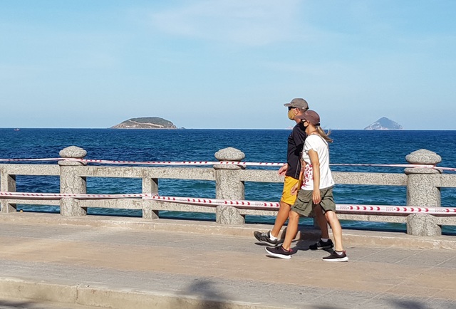 10km bãi biển Trần Phú - Phạm Văn Đồng Nha Trang được giăng dây, rào chắn 