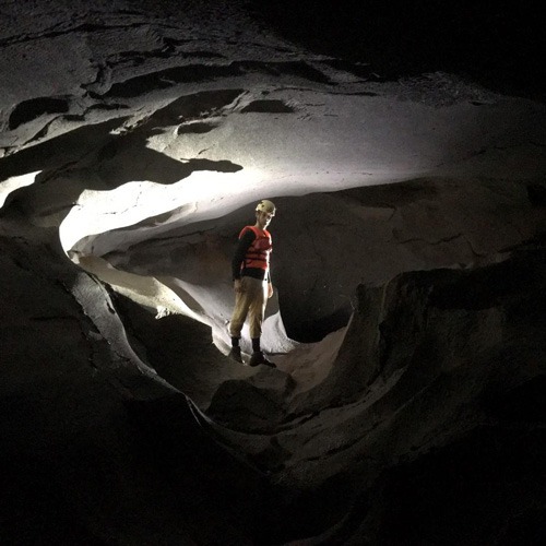 Một trong những hang động vừa được phát hiện tại Quảng Bình - Ảnh: Nhóm chuyên gia hang động Hoàng gia Anh cung cấp