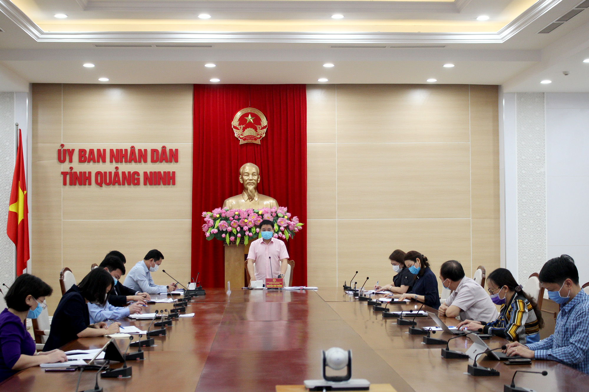 Đồng chí Nguyễn Văn Thắng, Chủ tịch UBND tỉnh, kết luận các nội dung trong cuộc họp.