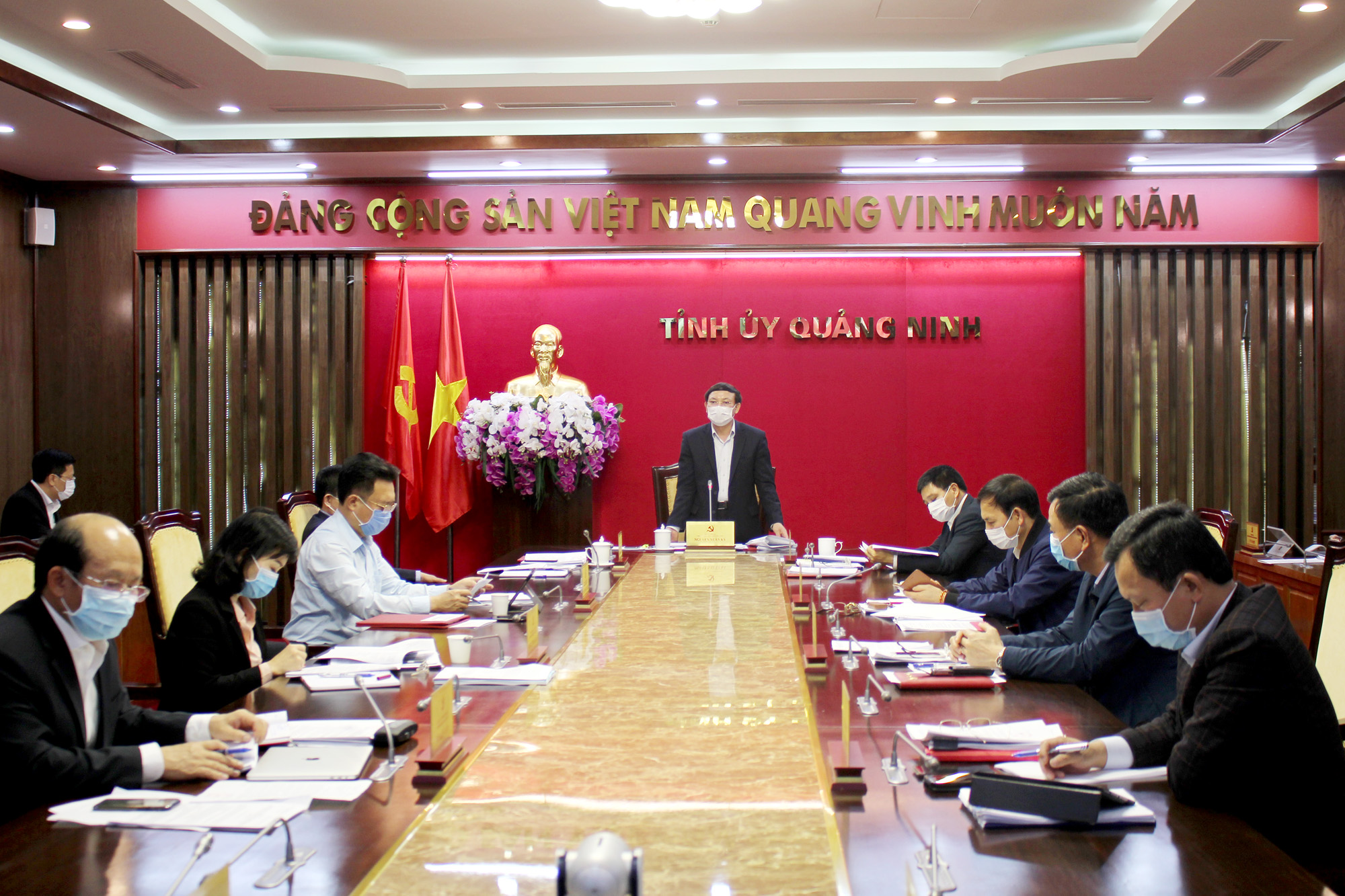Đồng chí Nguyễn Xuân Ký, Bí thư Tỉnh ủy, Chủ tịch HĐND tỉnh, Trưởng BCĐ cấp tỉnh, kết luận cuộc họp.