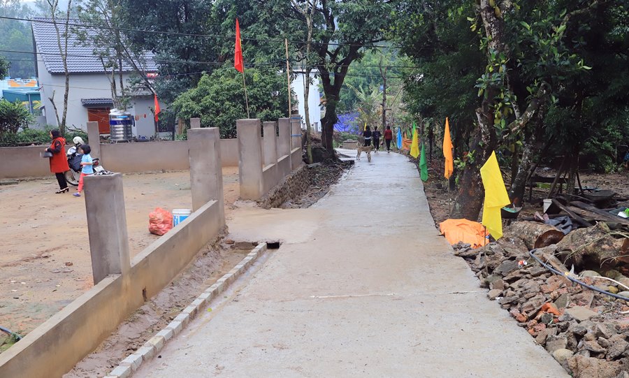 Con đường bê tông hóa tại thôn Pạc Pùng xã Vô Ngại do hội viên CCB tham gia hiến đất và góp công để hoàn thành năm 2019.