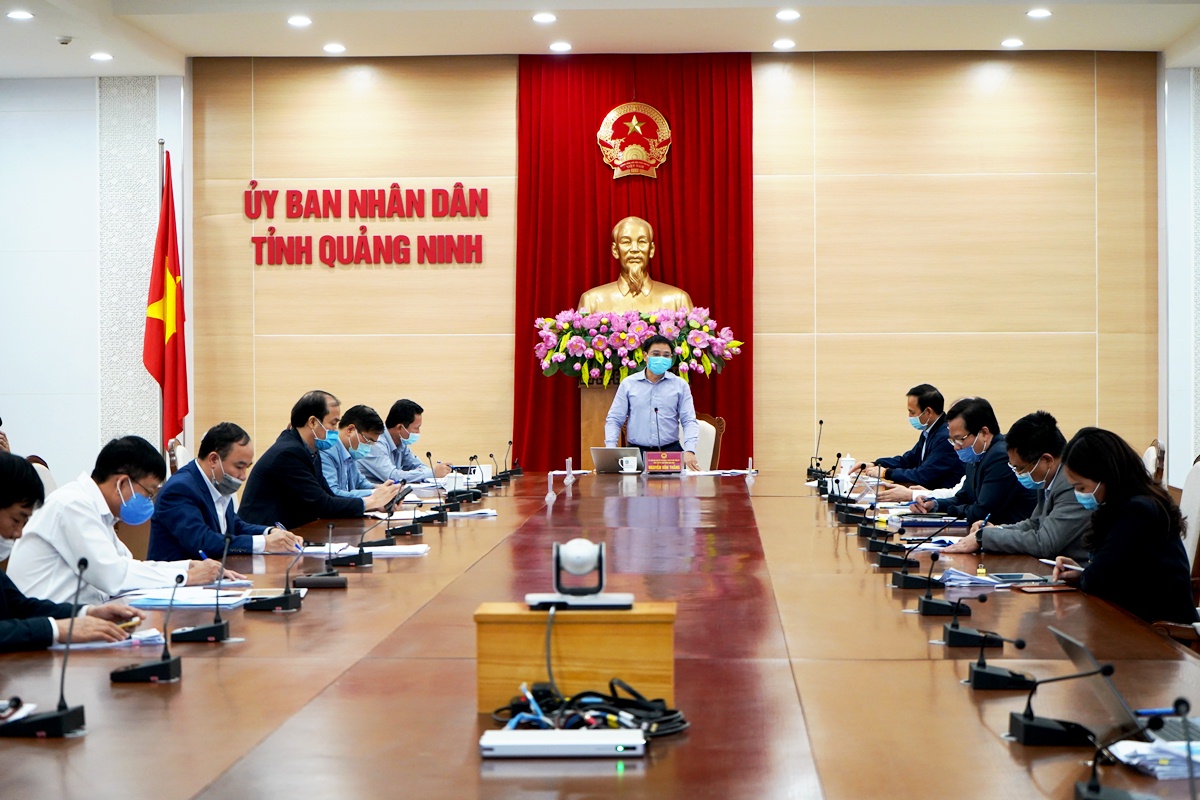 Chủ tịch UBND tỉnh Nguyễn Văn Thắng chủ trì cuộc họp.