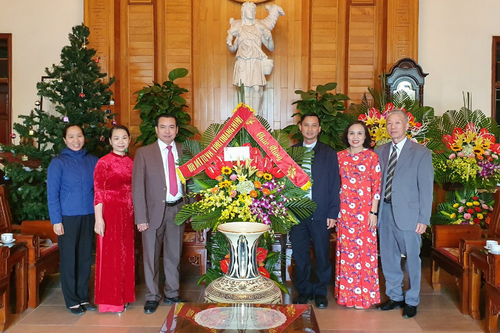 Lãnh đạo Ủy ban MTTQ tỉnh thăm Tòa Giám mục Hải Phòng nhân dịp lễ Giáng sinh 2019