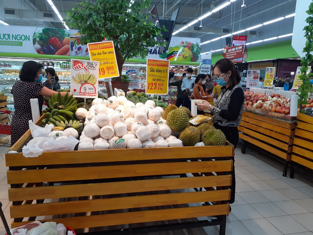  Quảng Ninh đã xây dựng phương án triển khai các điểm bán hàng nhu yếu phẩm cho người dân trong 15 ngày cách ly toàn xã hội.
