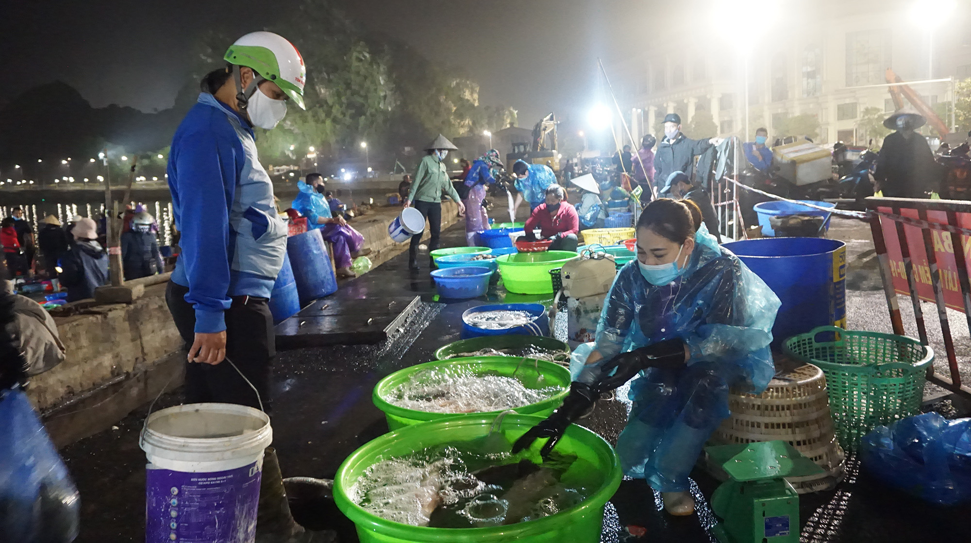 Chợ là một trong những nơi nguy cơ cao lây nhiễm dịch Covid-19.