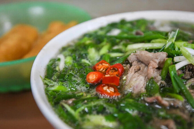Một trong những món ăn lành mạnh và ngon nhất của Việt Nam là phở. Phần nước dùng bổ dưỡng gồm nhiều loại gia vị có tác dụng chống oxy hóa. Ảnh: Kiều Dương.