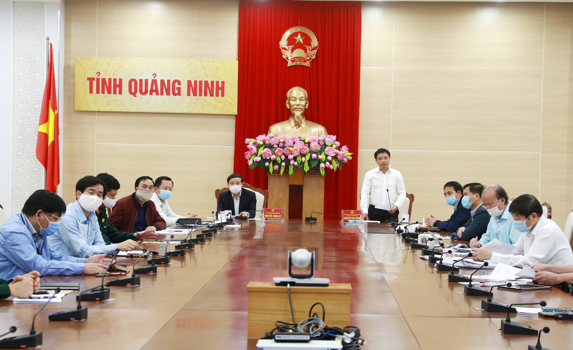 Đồng chí Nguyễn Văn Thắng, Chủ tịch UBND tỉnh, phát biểu tại điểm cầu trực tuyến Quảng Ninh.
