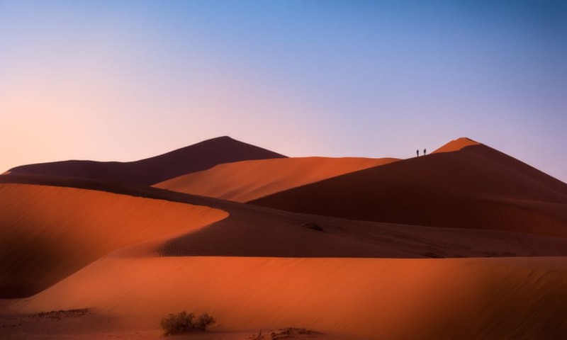 Cồn cát sa mạc Namib, Namibia: Namib là sa mạc lớn nhất của nước Namibia và miền Tây Nam Angola, thuộc vườn quốc gia Namib - Naukluft lớn nhất châu Phi. Nơi đây có nhiều loài động, thực vật lạ lùng nhất thế giới./.