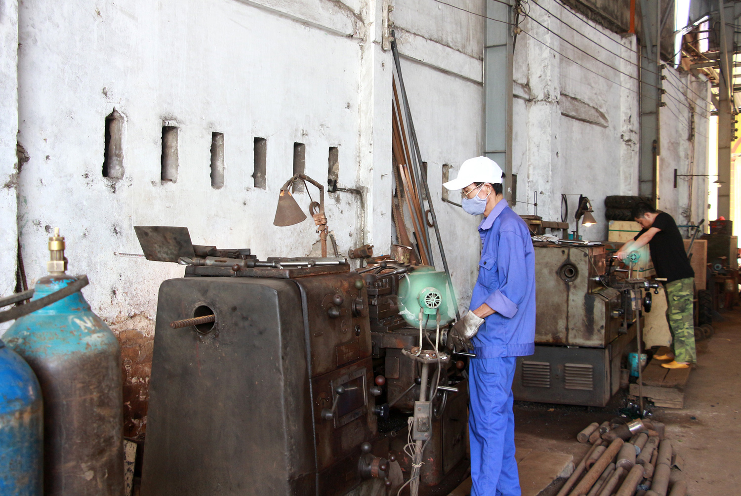 Sản xuất tiểu thủ công nghiệp tại Cơ sở cơ khí Văn Quang.