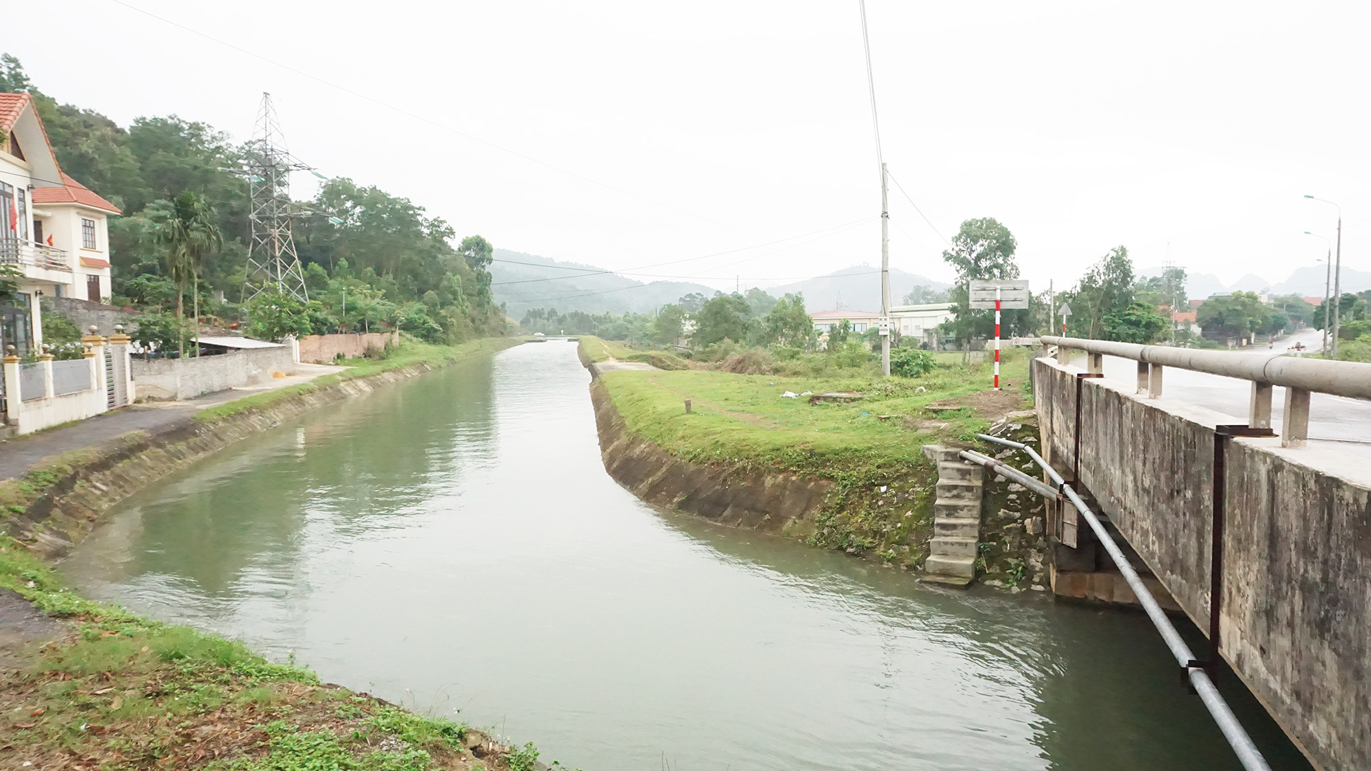Kênh chính Yên Lập dẫn nước từ hồ Yên Lập được khắc phục sự cố đảm bảo đủ cung cấp nước cho người dân.