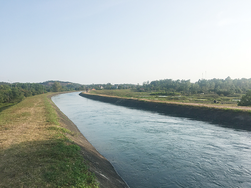 Kênh dẫn nước từ hồ Yên Lập cung cấp nước tưới cho khu vực TX Quảng Yên.