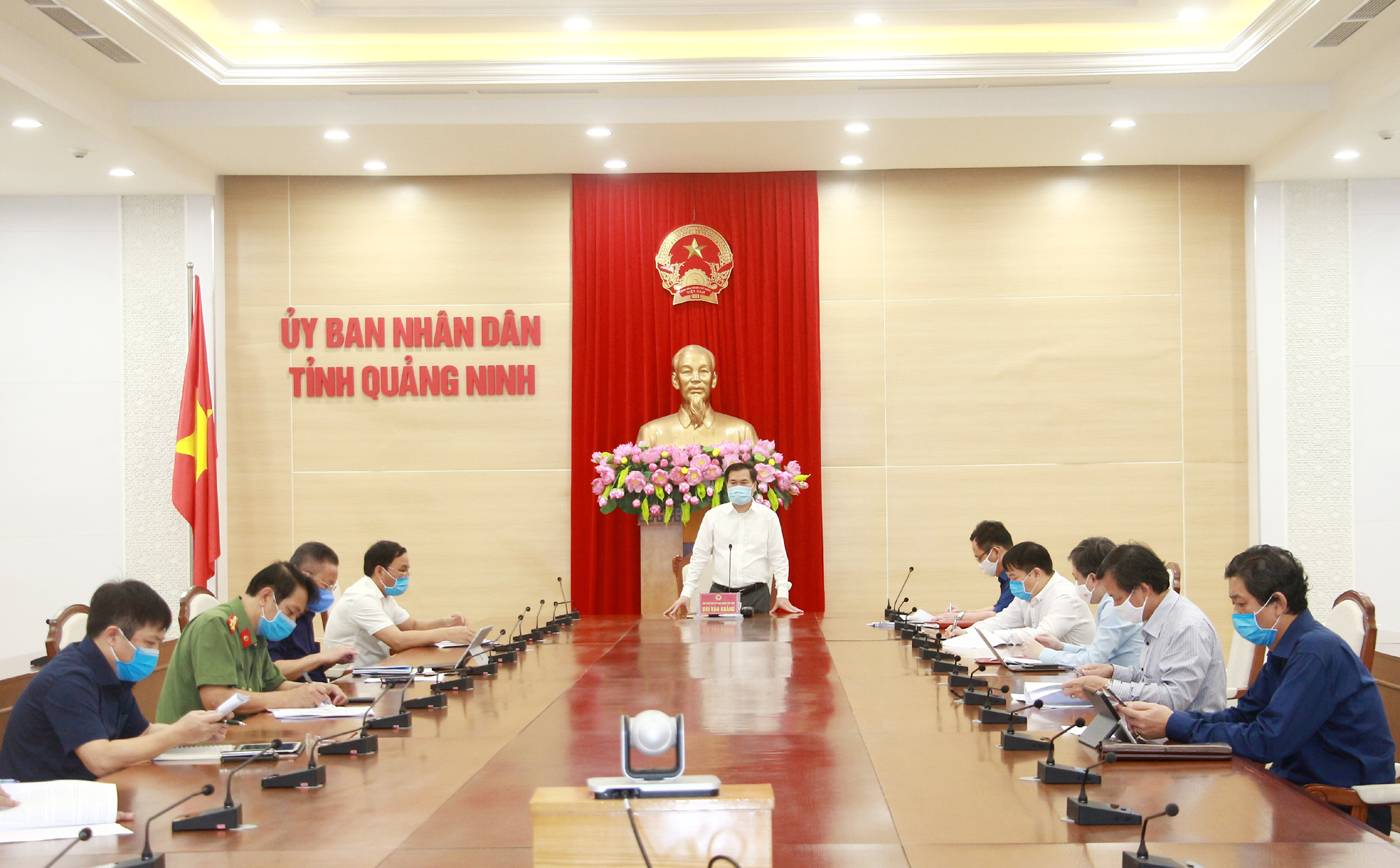 Đồng chí Bùi Văn Khắng, Phó Chủ tịch UBND tỉnh, phát biểu kết luận.