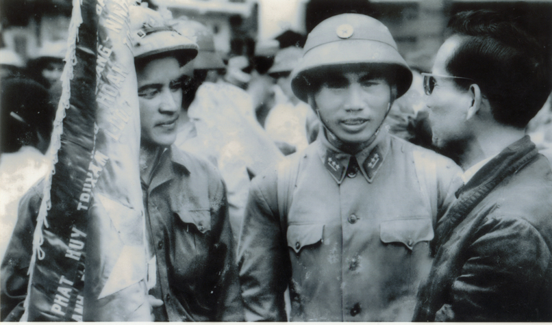 Cụ Nguyễn Ngọc Đàm lúc đó đang là Chủ tịch UBND tỉnh, động viên Binh đoàn Than lên đường chiến đấu.