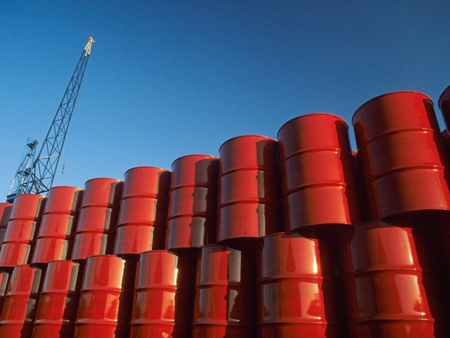 Việt Nam không nhập dầu thô để phục vụ bán lẻ mà nhập dầu thành phẩm tham chiếu giá từ thị trường Singapore.