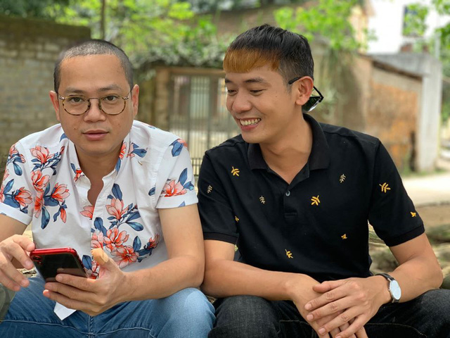 Đạo diễn Trịnh Lê Phong và diễn viên Việt Bắc.