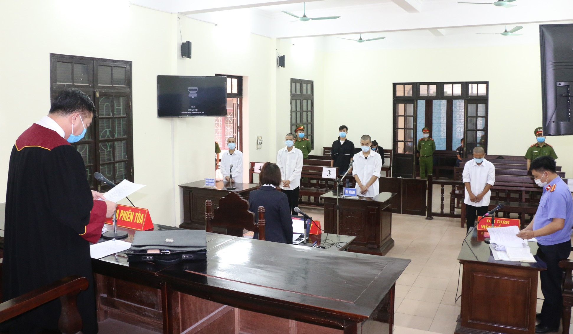 Ngày 18/4, TAND TX Quảng Yên mở phiên tòa sơ thẩm xét xử vụ án 