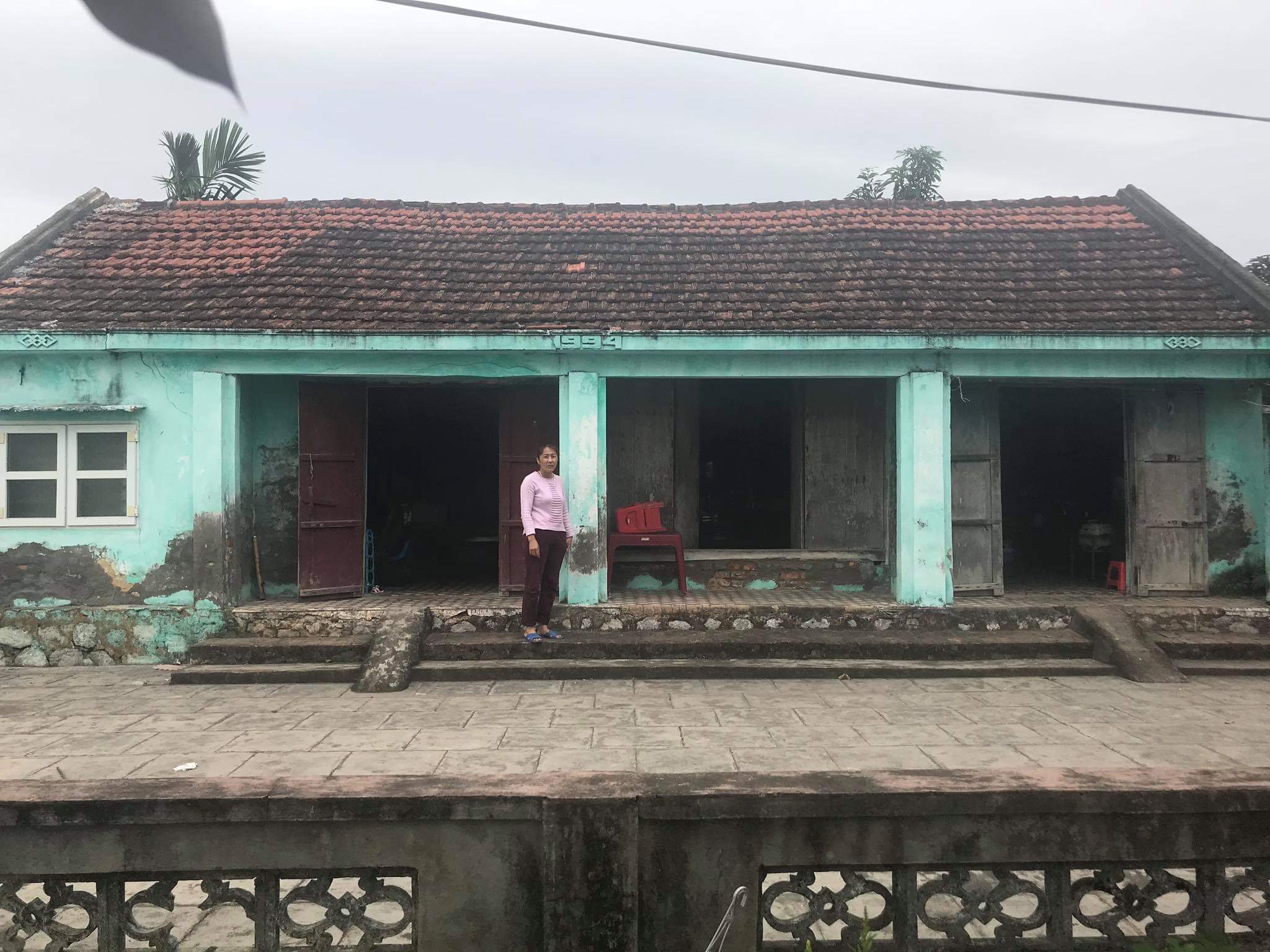 Gia đình chị Đoàn Thị Uyên, khu 10, phường Hà An, TX Quảng Yên vui mừng vì sắp được hỗ trợ xây mới ngôi nhà đã xuống cấp nghiêm trọng.