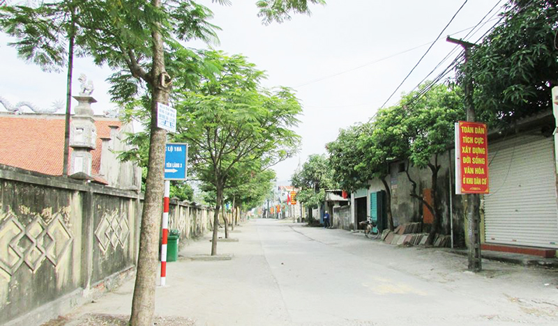 Một góc phố phường Yên Thọ sạch đẹp, không có rác thải.