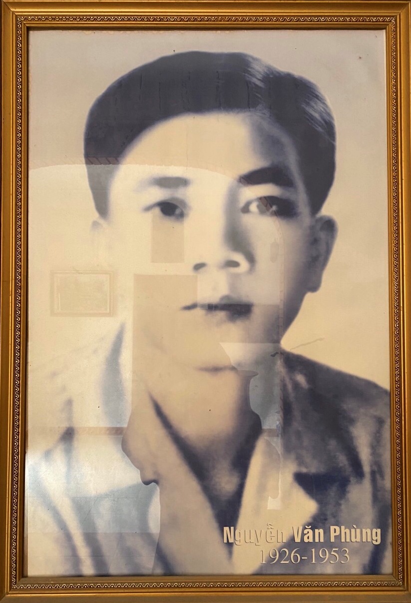Di ảnh Anh hùng, liệt sĩ Nguyễn Văn Phùng.