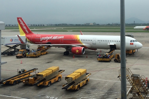 Hàng không Việt Nam tăng nhiều chuyến bay phục vụ hành khách dịp nghỉ lễ 30-4 và 1-5.