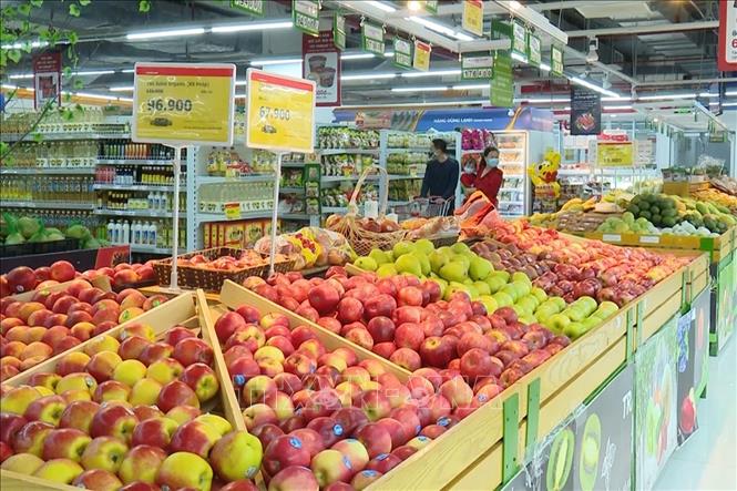 Trung tâm thương mại Vincom Plaza Sơn La cung ứng đẩy đủ hàng hóa thiết yếu cho nhu cầu tiêu dùng của người dân. Ảnh: Nguyễn Cường/TTXVN