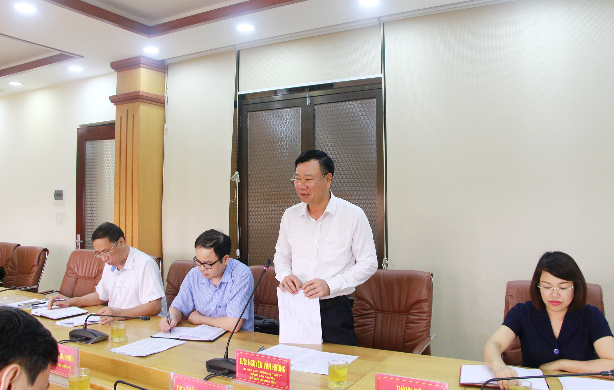 Đồng chí Nguyễn Văn Hưởng, Trưởng Đoàn giám sát phát biểu tại buổi làm việc với TP Cẩm Phả.