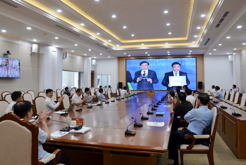 Các đại biểu của tỉnh vui mừng trước kết quả quán quân PCI 2019 của tỉnh Quảng Ninh 
